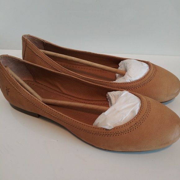 frye carrie leather flat
